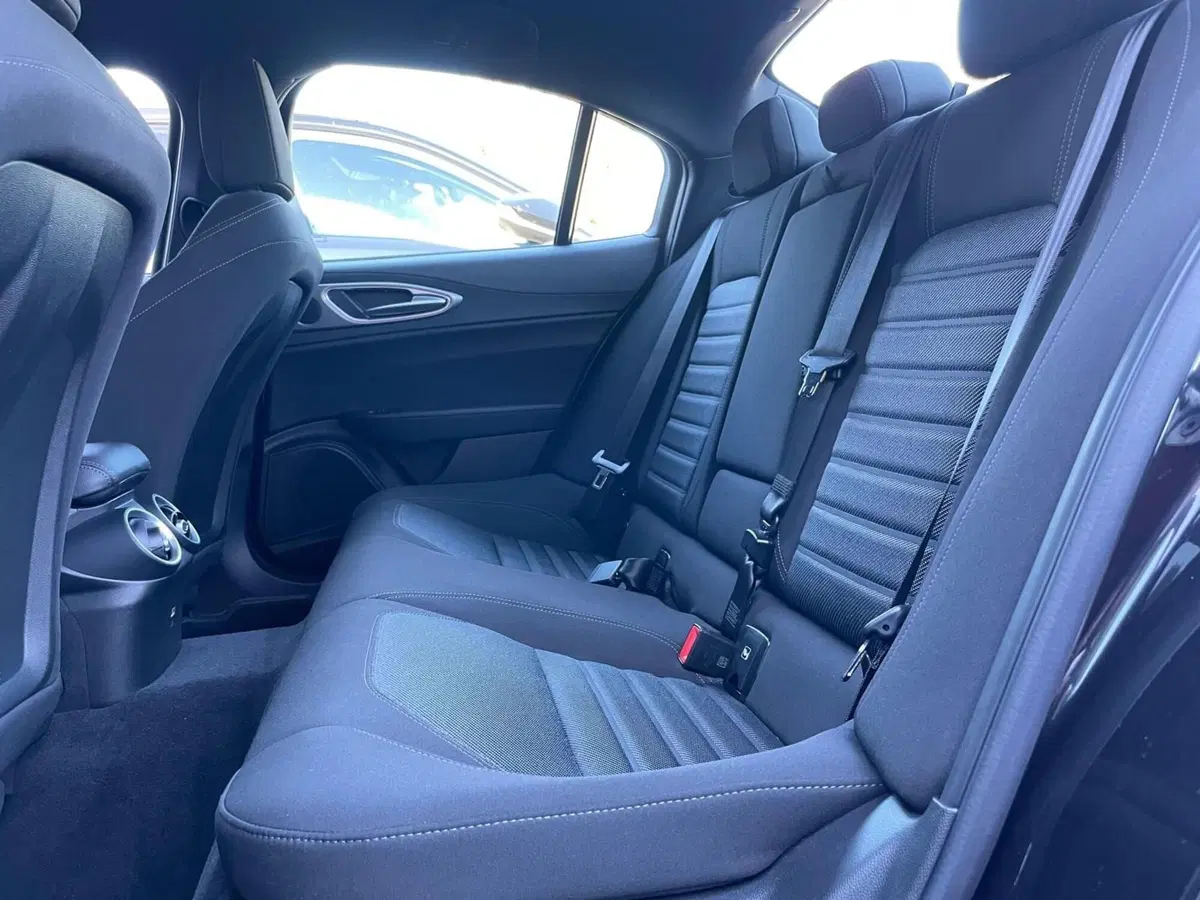 Alfa Romeo Giulia usata a Ancona (19)