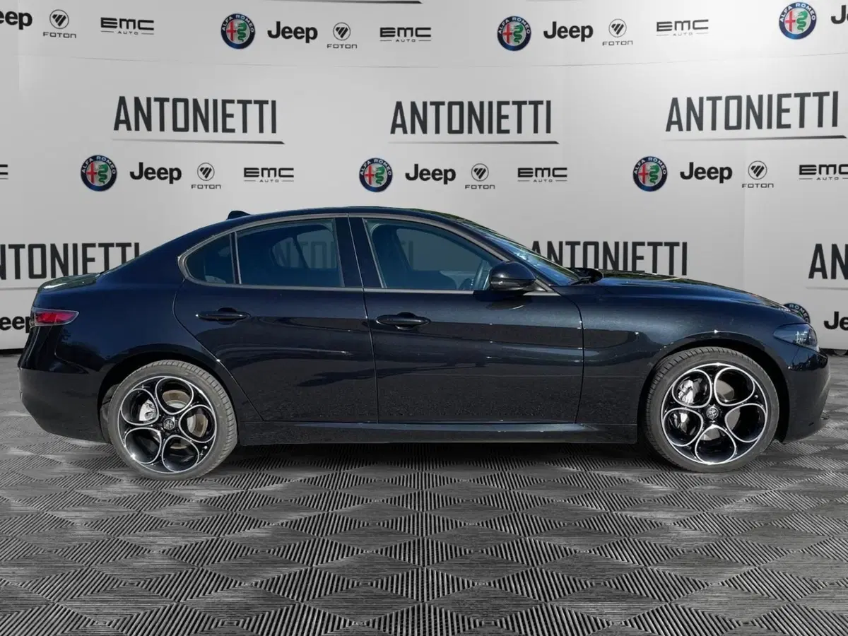 Alfa Romeo Giulia usata a Ancona (4)