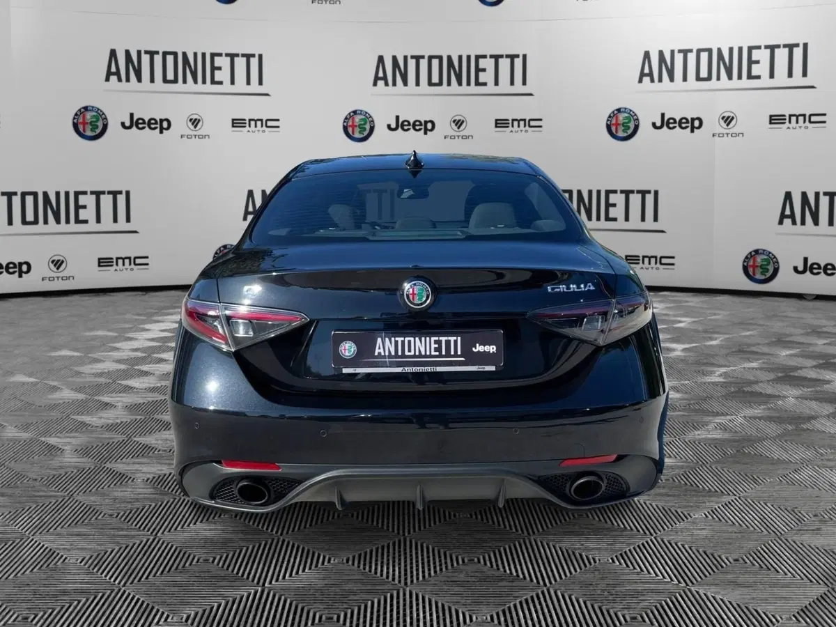 Alfa Romeo Giulia usata a Ancona (6)