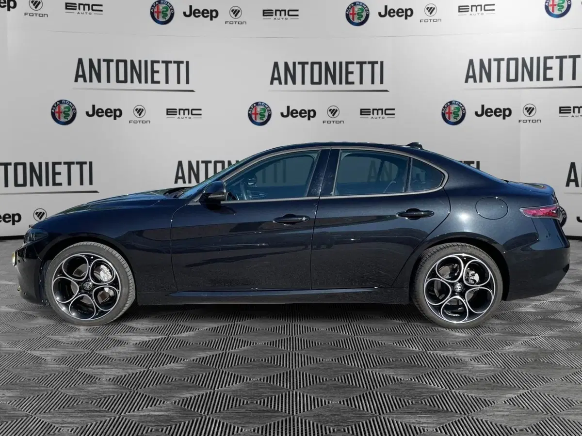 Alfa Romeo Giulia usata a Ancona (8)
