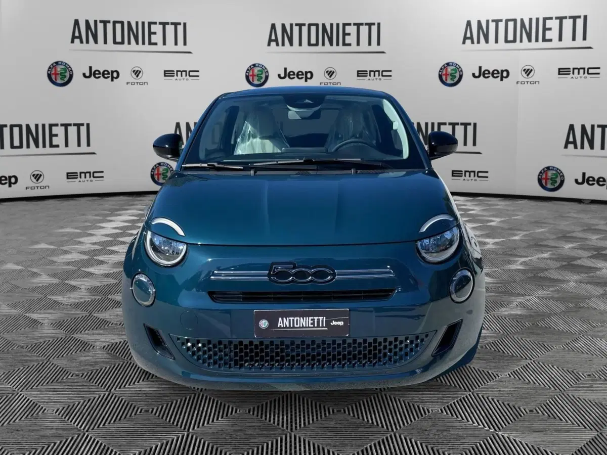 Fiat 500 nuova a Ancona (2)