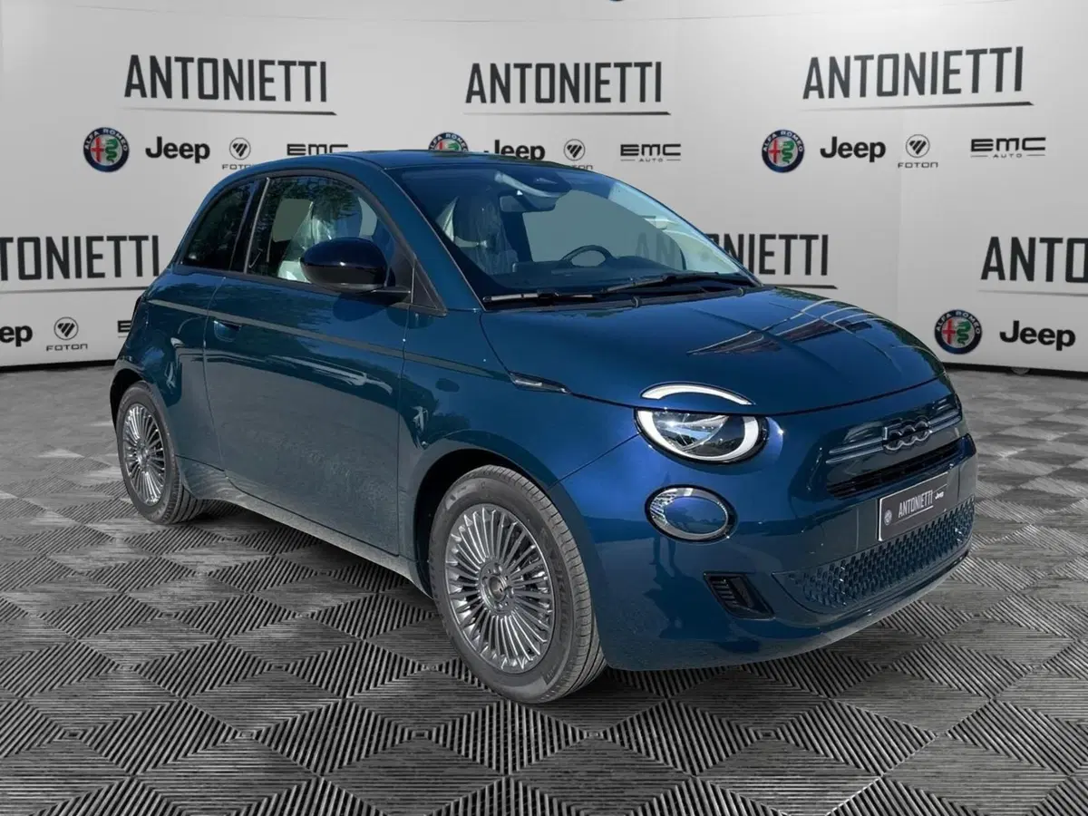 Fiat 500 nuova a Ancona (3)