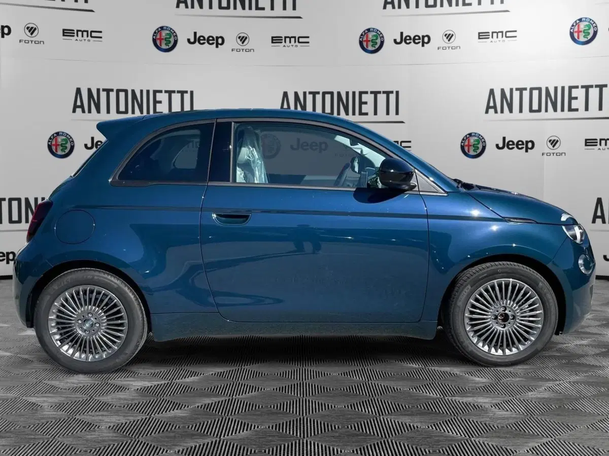 Fiat 500 nuova a Ancona (4)
