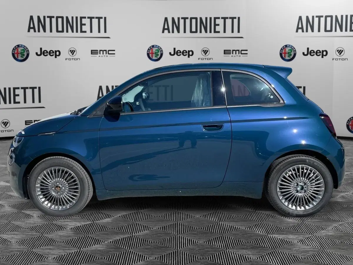 Fiat 500 nuova a Ancona (8)