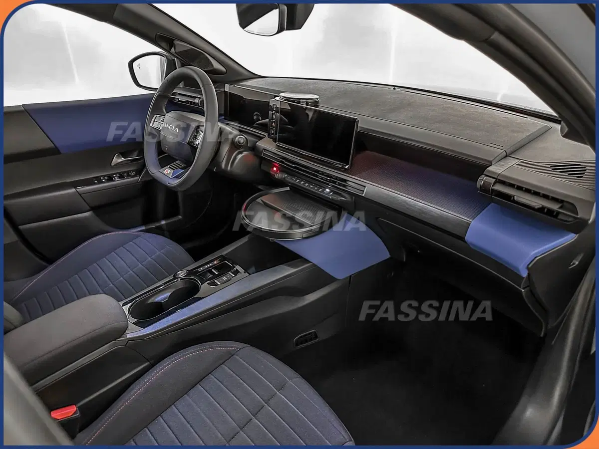 Lancia Ypsilon usata a Milano (13)
