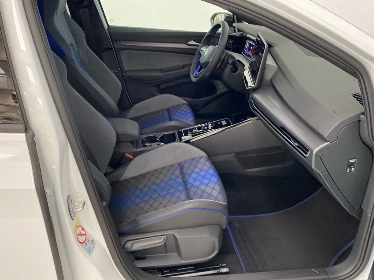 Volkswagen Golf nuova a Lodi (6)
