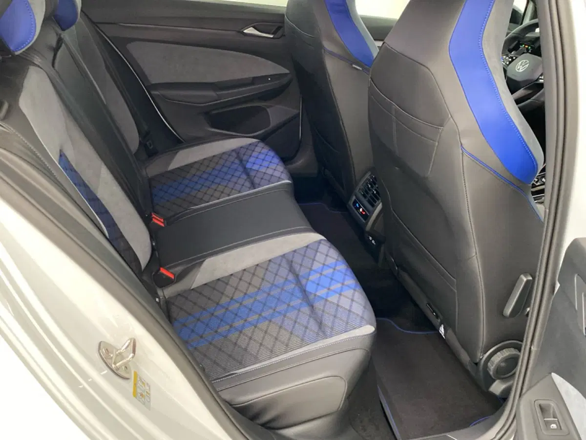 Volkswagen Golf nuova a Lodi (7)