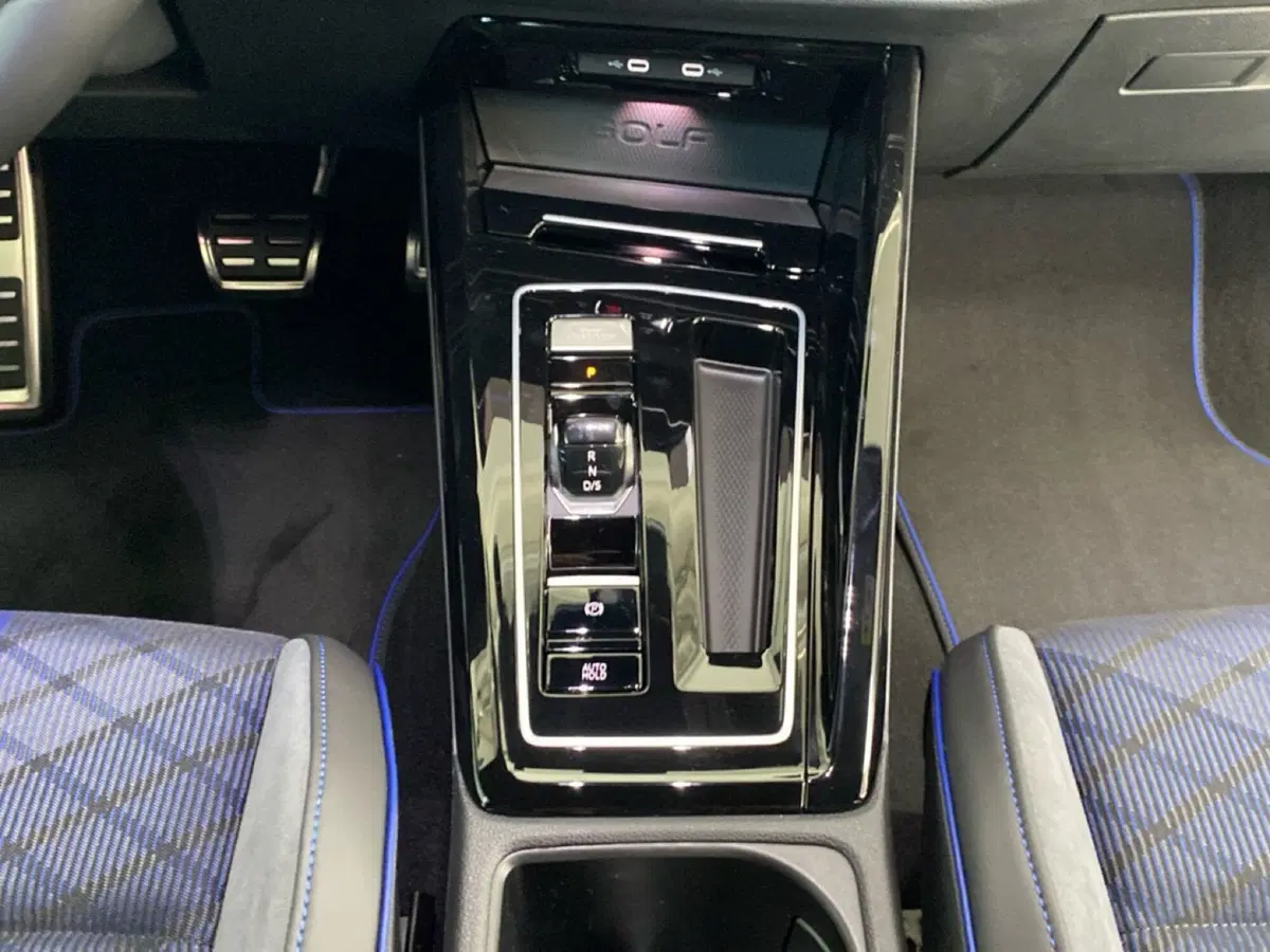 Volkswagen Golf nuova a Lodi (9)