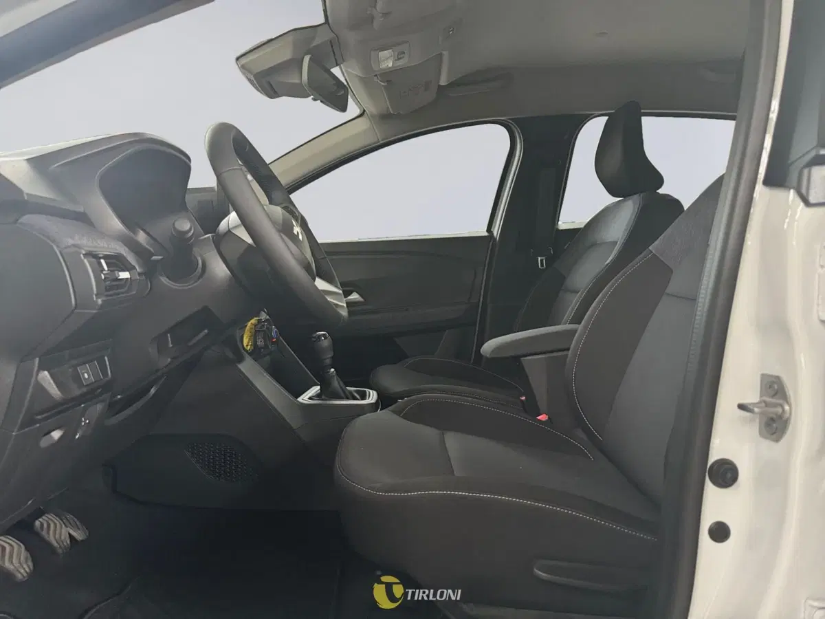 Dacia Sandero usata a Milano (10)