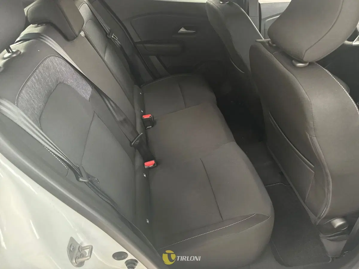 Dacia Sandero usata a Milano (13)
