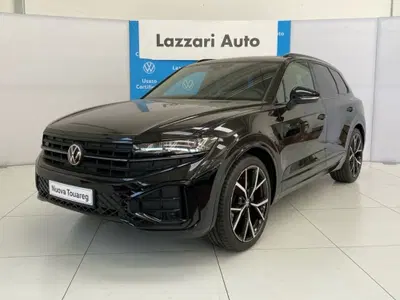 Volkswagen Touareg 3.0 V6 tdi scr R-Line Final Edition 231cv auto nuova a Cornegliano Laudense