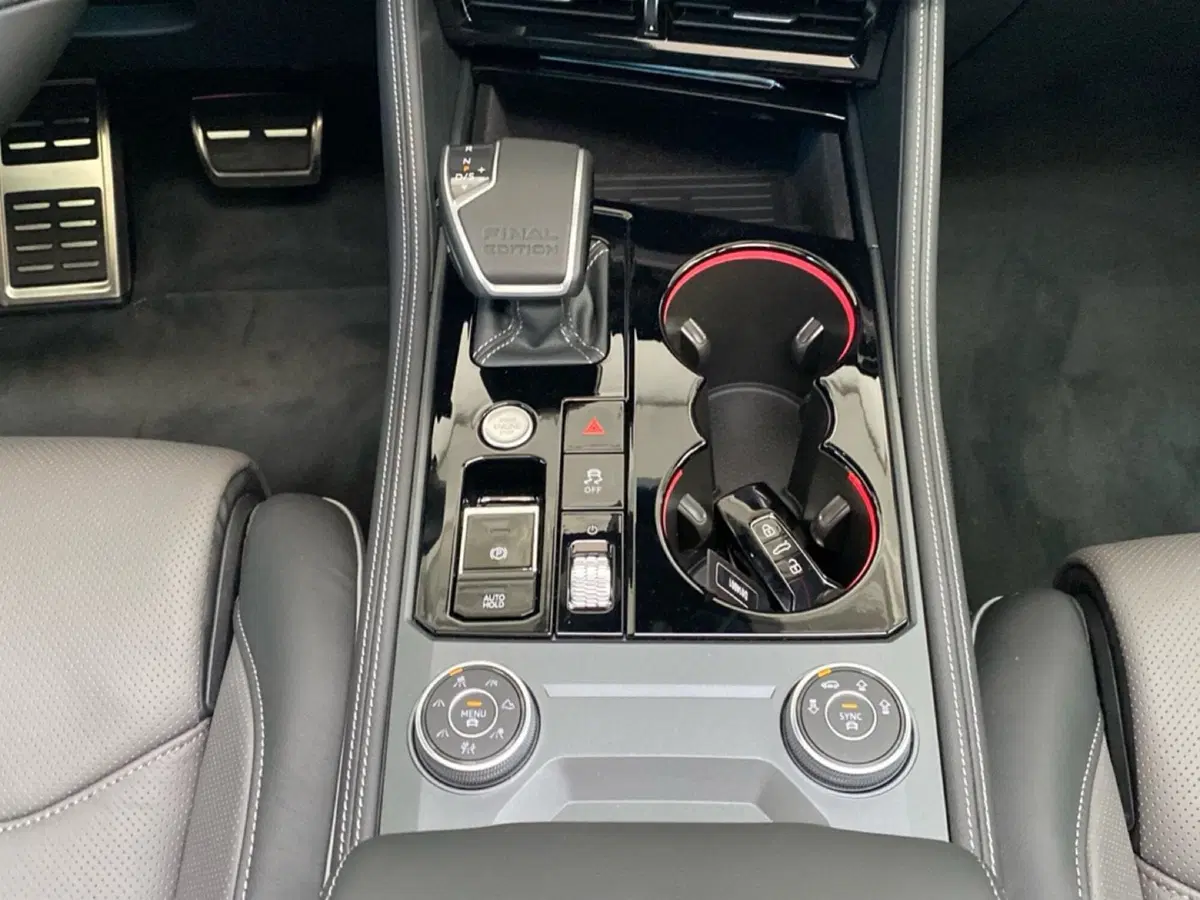 Volkswagen Touareg nuova a Lodi (15)