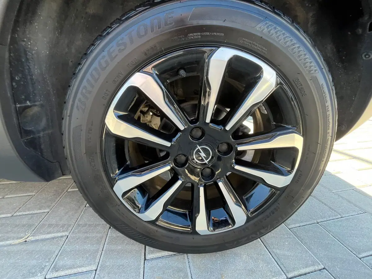 Opel Crossland usata a Massa-Carrara (12)