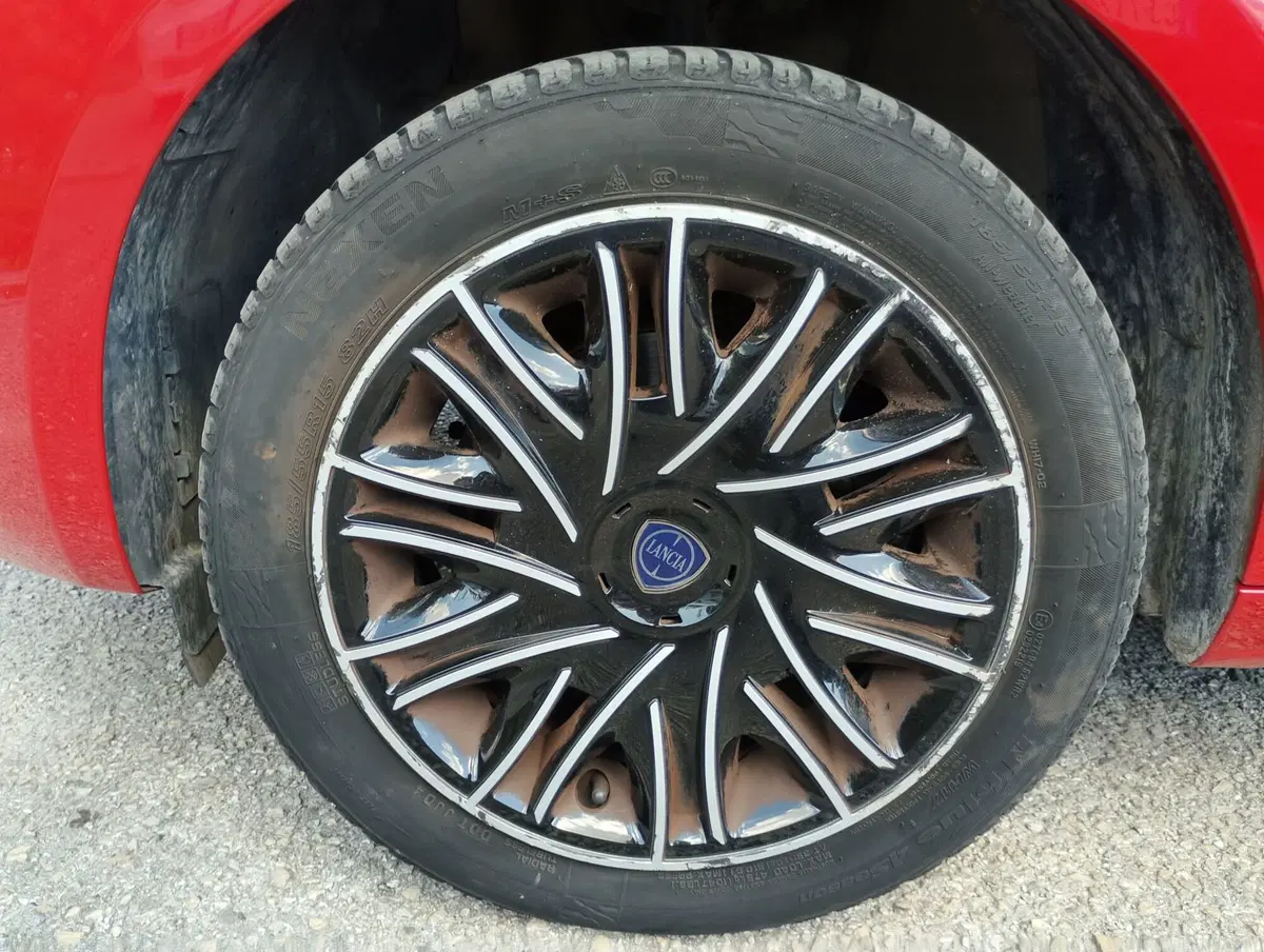 Lancia Ypsilon usata a Ravenna (10)