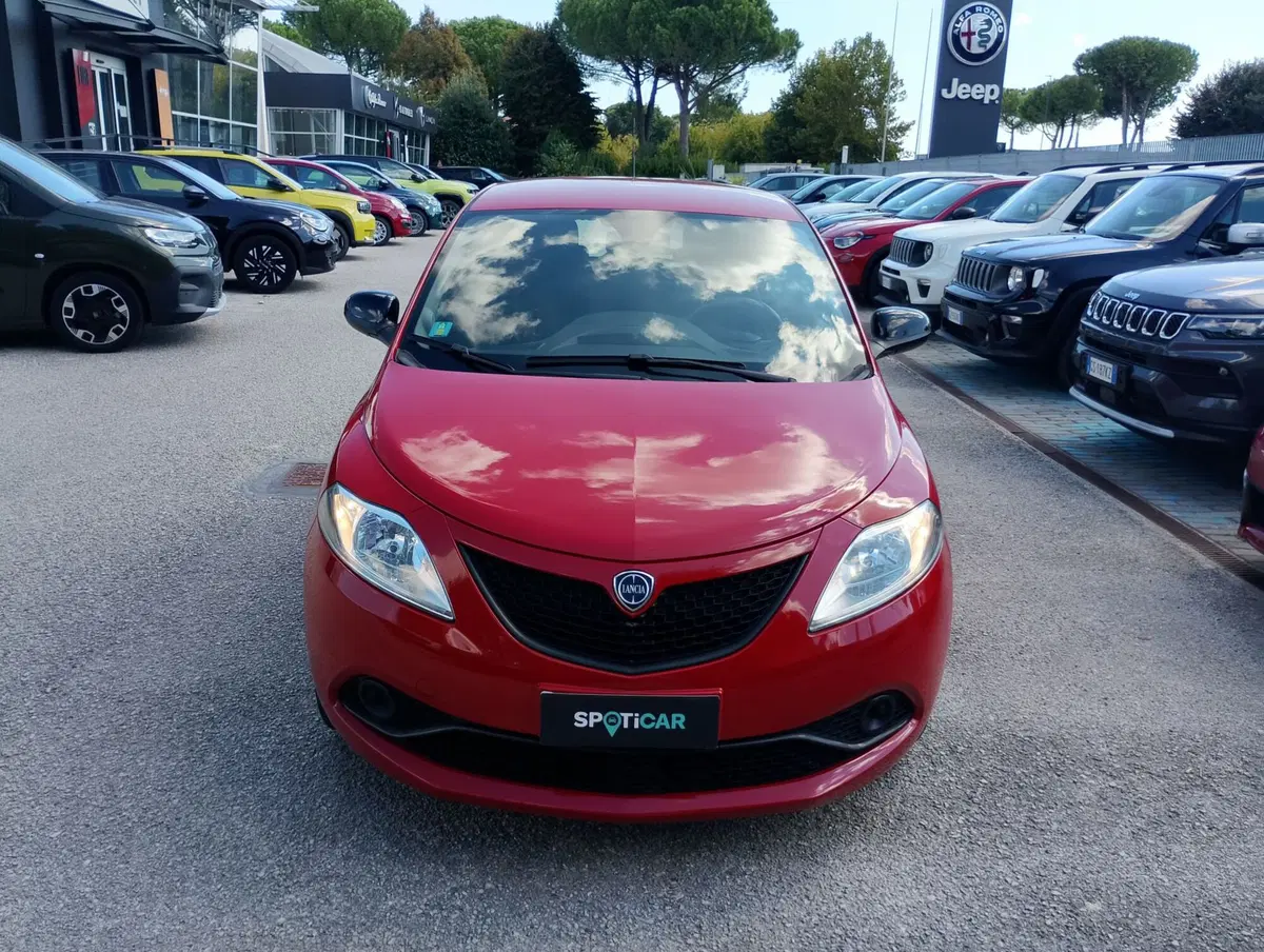 Lancia Ypsilon usata a Ravenna (11)