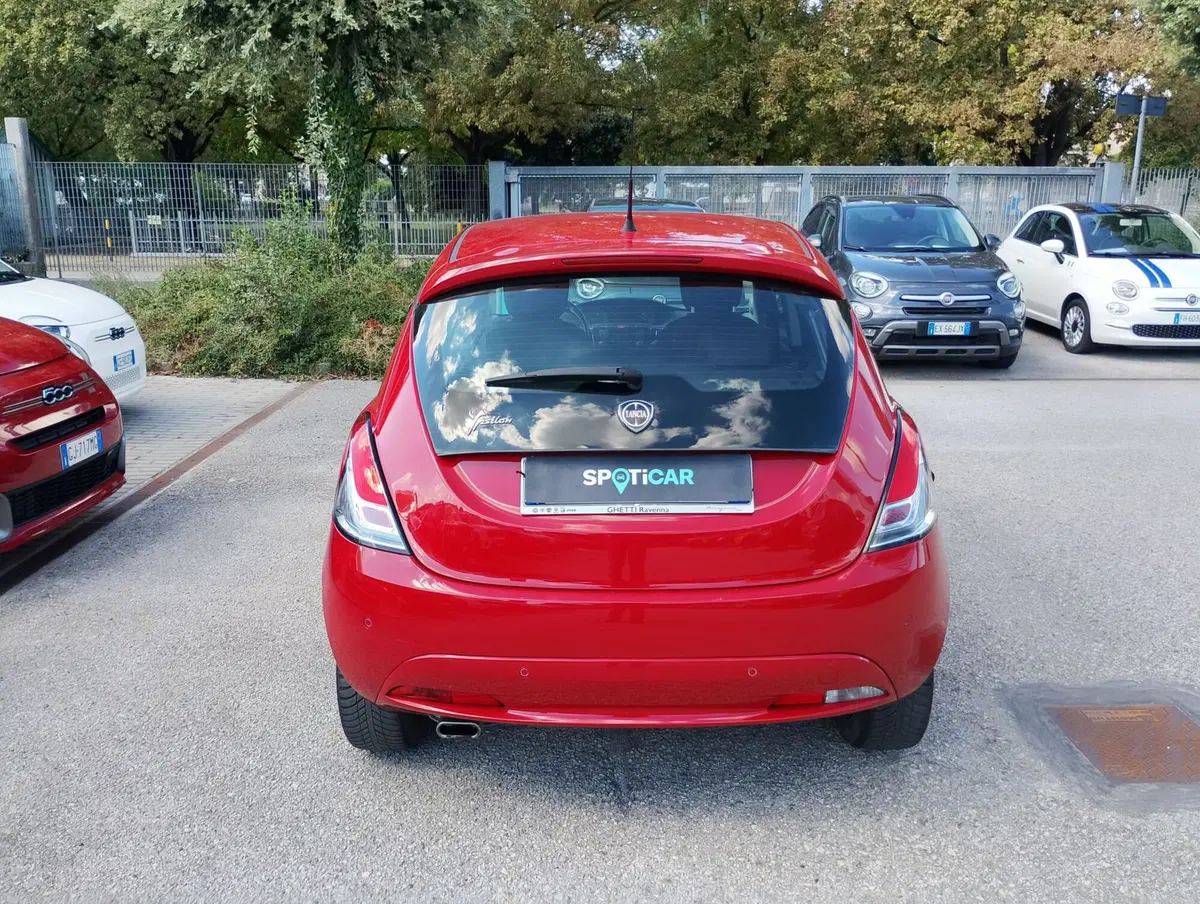 Lancia Ypsilon usata a Ravenna (13)