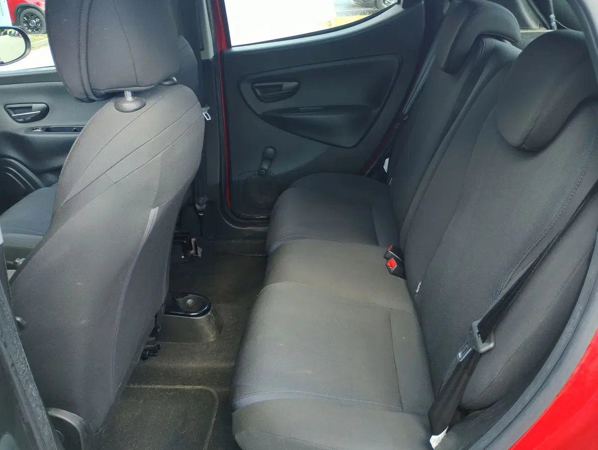 Lancia Ypsilon usata a Ravenna (4)