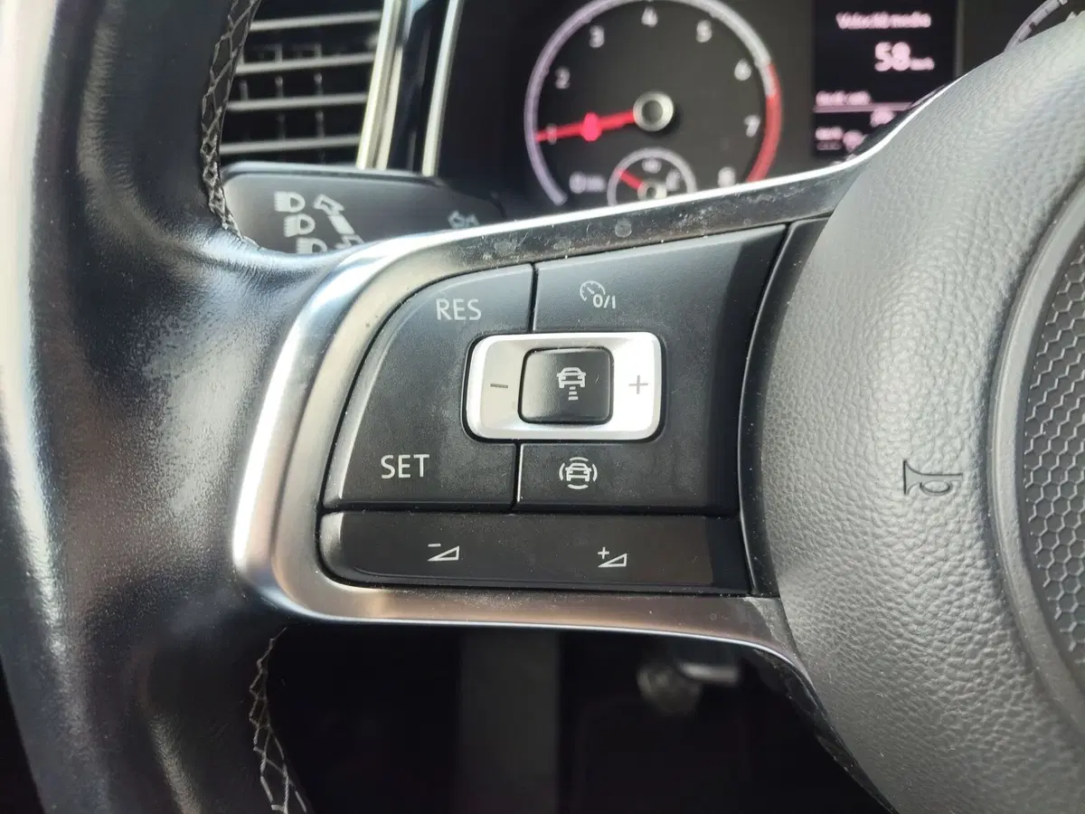 Volkswagen T-Roc usata a Modena (12)