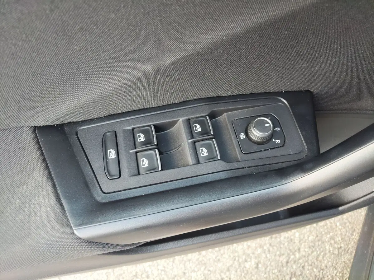 Volkswagen T-Roc usata a Modena (14)