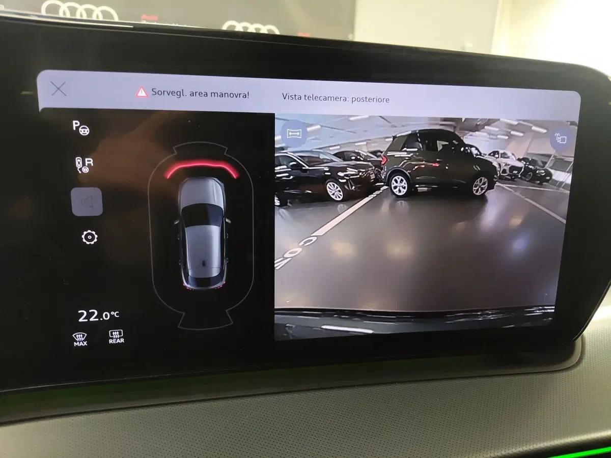 Audi Q3 Sportback nuova a Modena (11)