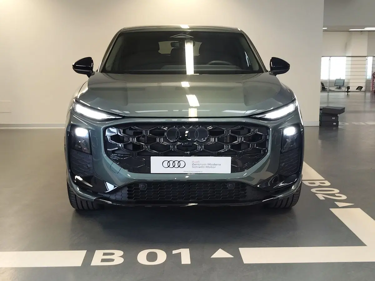 Audi Q3 Sportback nuova a Modena (2)