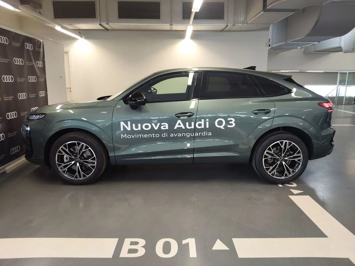Audi Q3 Sportback nuova a Modena (3)