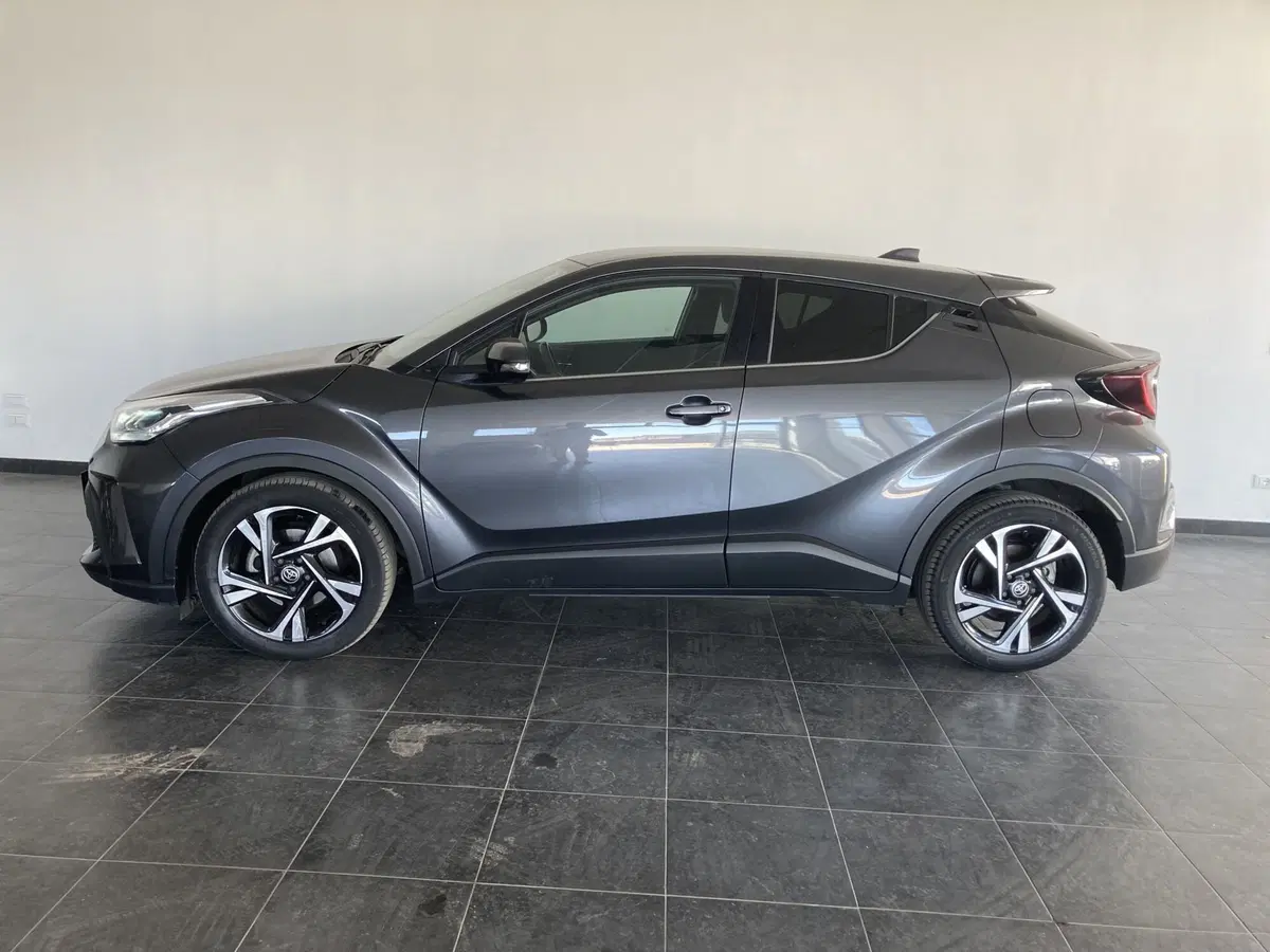 Toyota Toyota C-HR usata a Foggia (4)