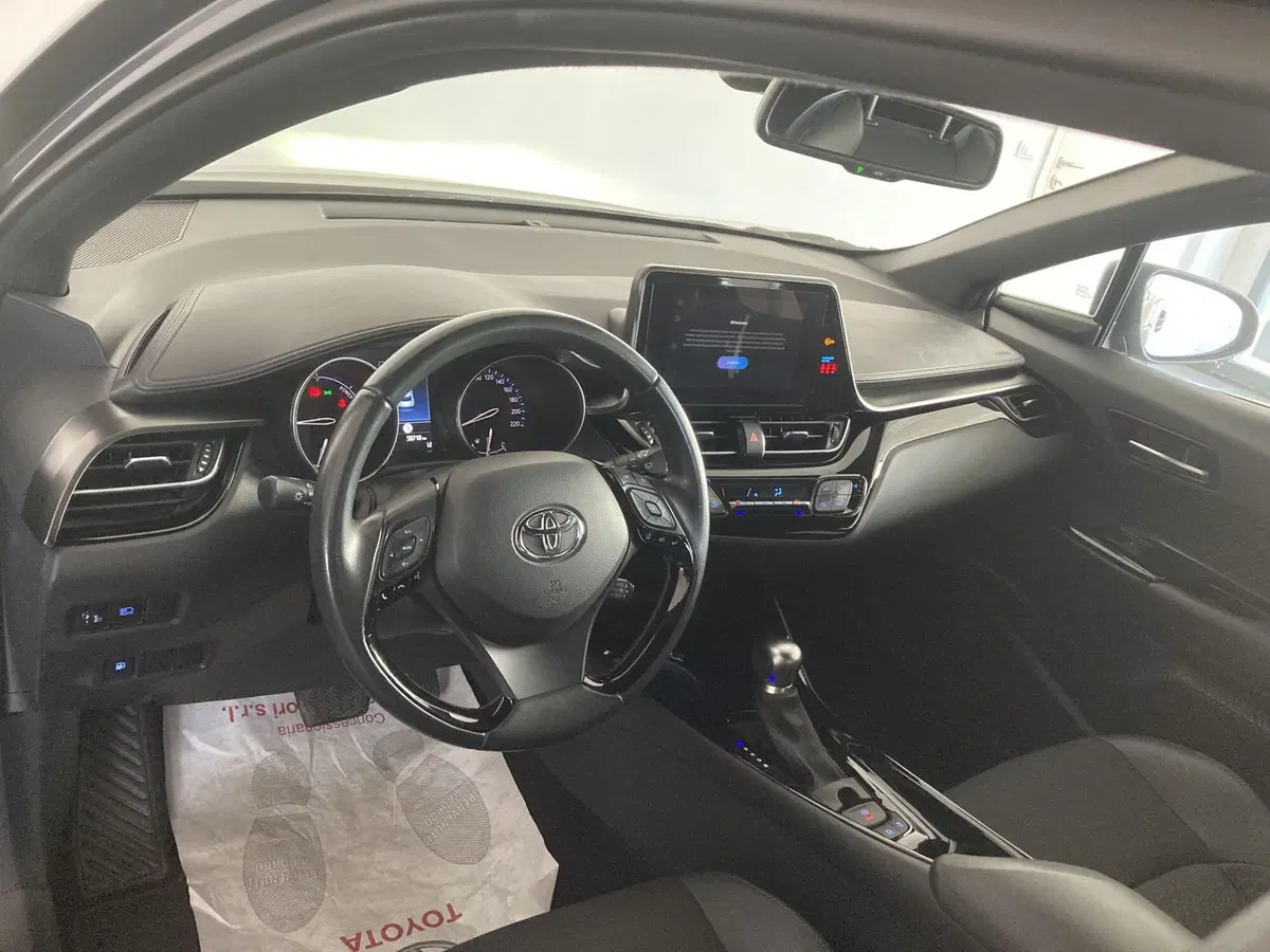 Toyota Toyota C-HR usata a Foggia (9)