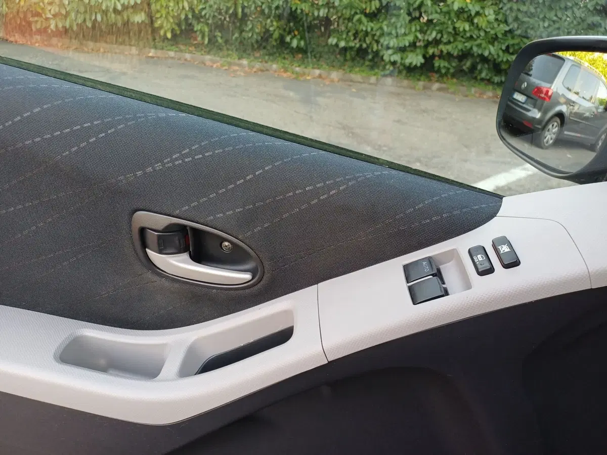 Toyota Yaris usata a Modena (15)