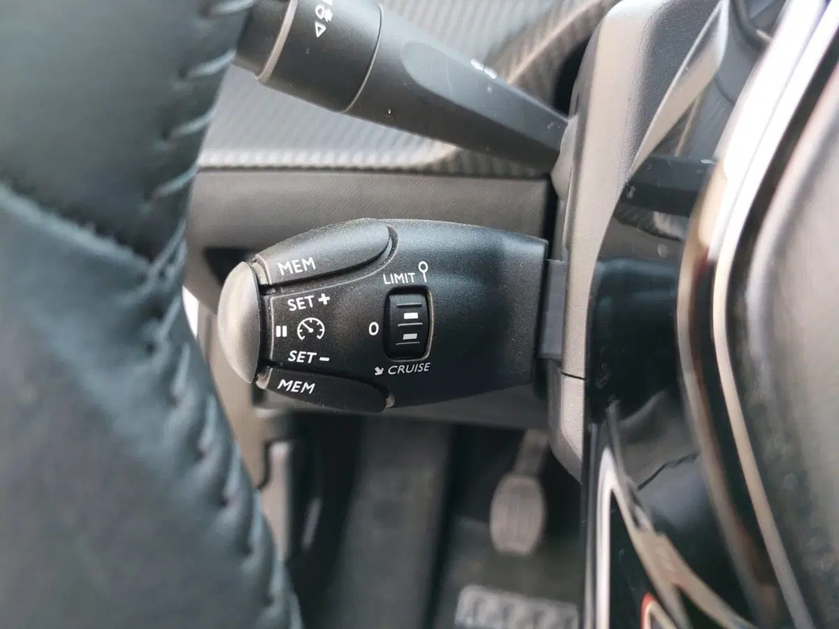 Peugeot 2008 usata a Pavia (9)