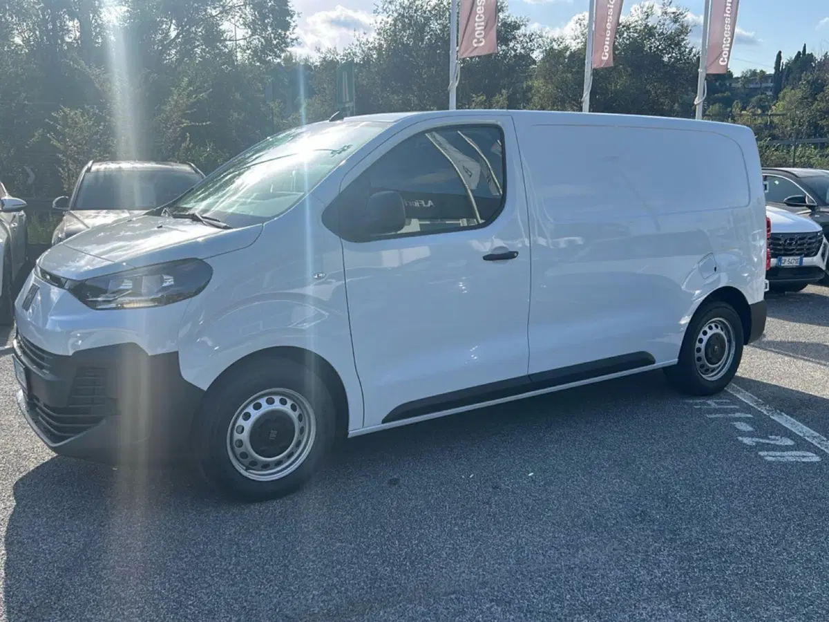 Fiat Scudo Furgone nuova a Roma (8)