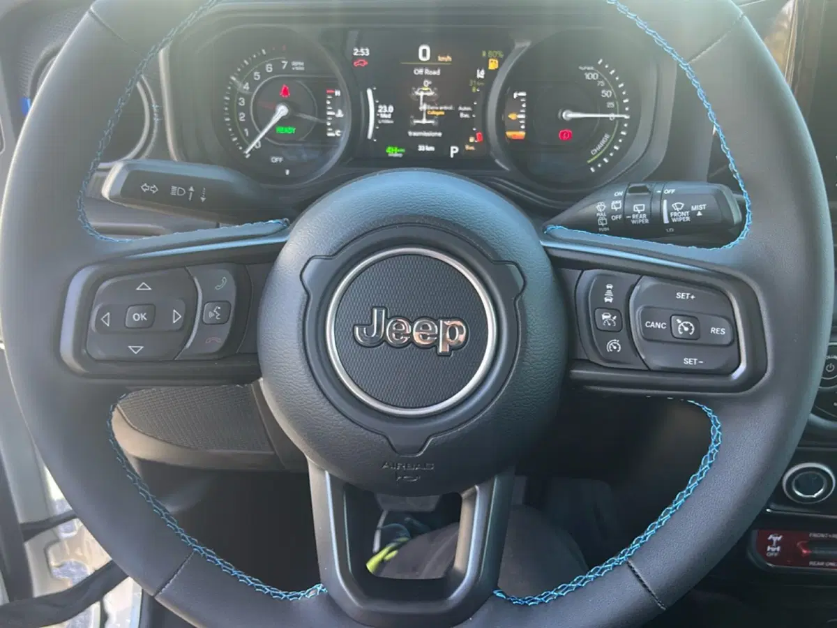Jeep Wrangler Unlimited nuova a Roma (17)