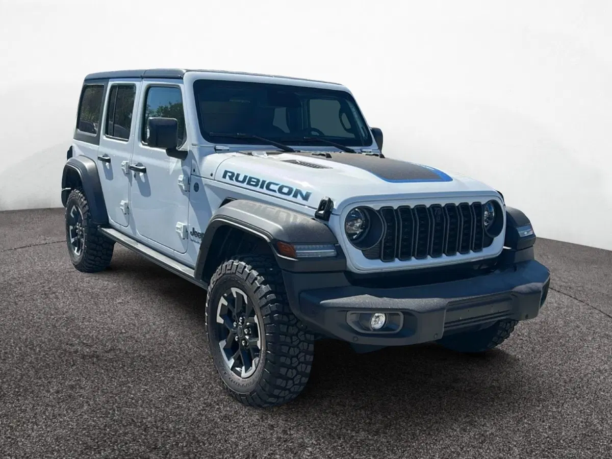 Jeep Wrangler Unlimited nuova a Roma (2)