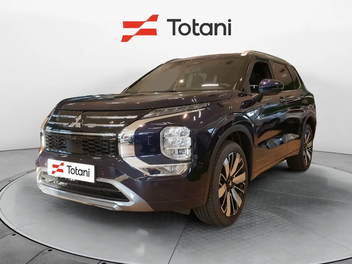 Mitsubishi Outlander nuova a L'Aquila