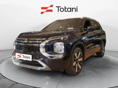 Mitsubishi Outlander 2.4 phev Instyle nuova a L'Aquila