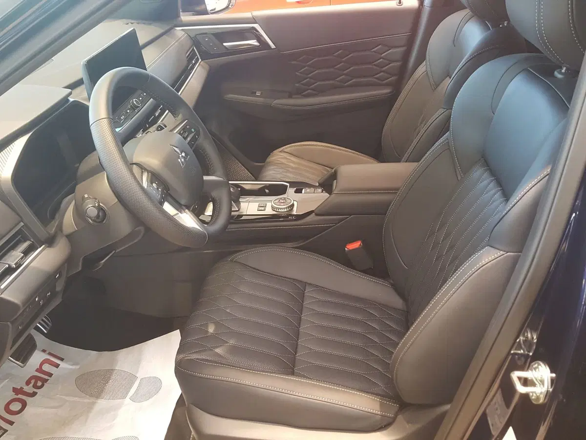Mitsubishi Outlander nuova a L'Aquila (3)