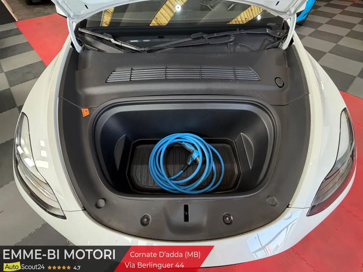 Tesla Model Y usata a Monza e Brianza (14)