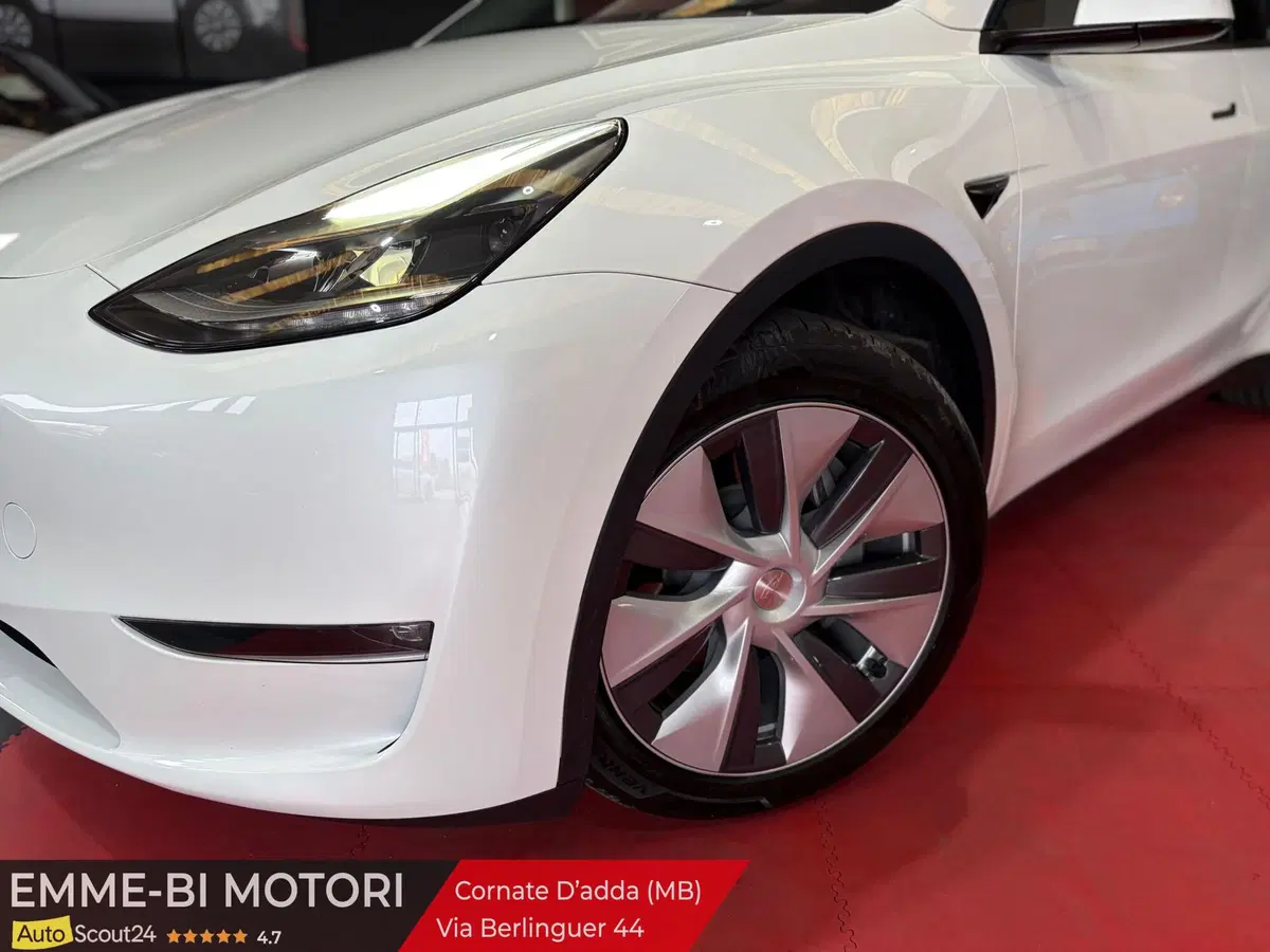 Tesla Model Y usata a Monza e Brianza (3)