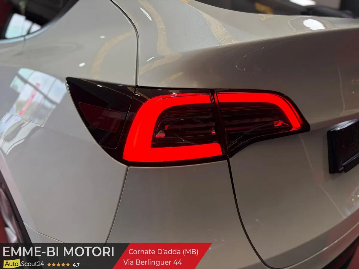 Tesla Model Y usata a Monza e Brianza (4)