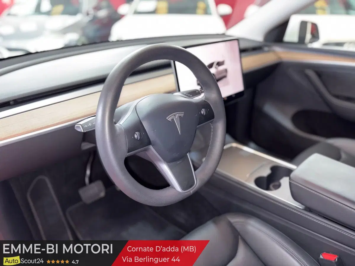 Tesla Model Y usata a Monza e Brianza (5)