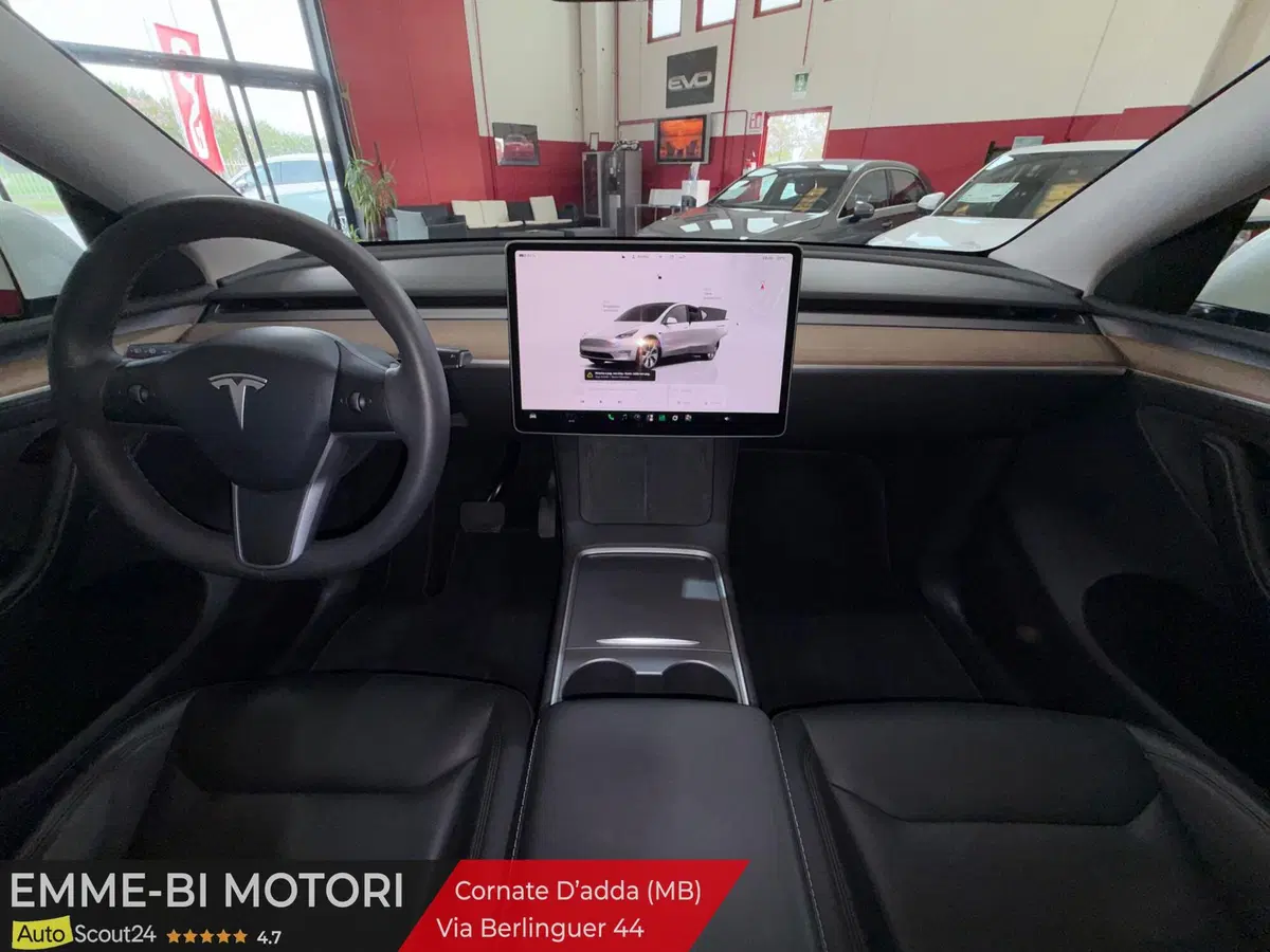 Tesla Model Y usata a Monza e Brianza (7)