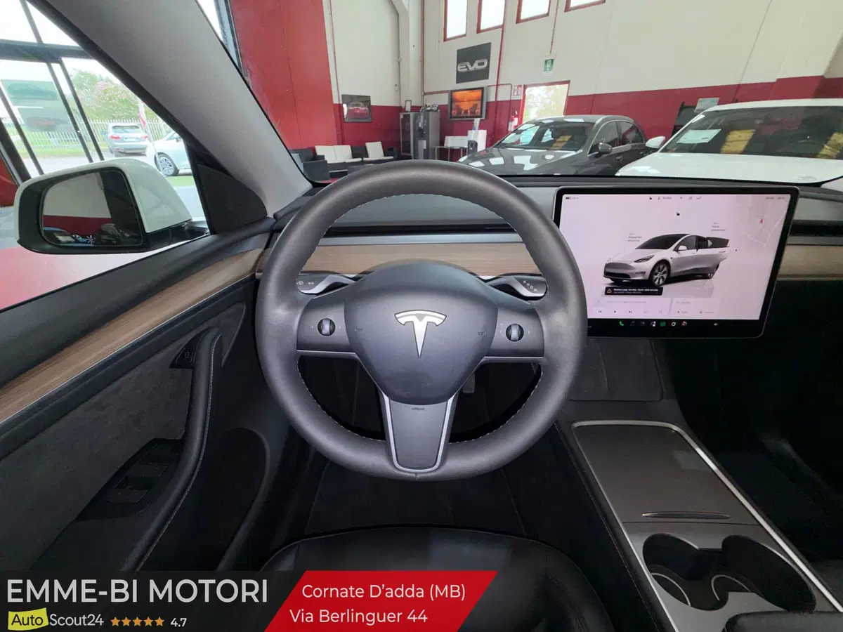 Tesla Model Y usata a Monza e Brianza (8)