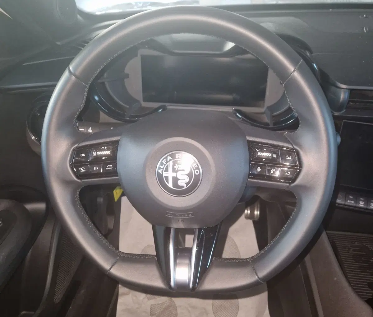 Alfa Romeo Junior usata a Terni (12)