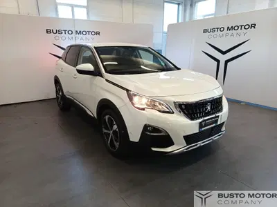 Peugeot 3008 PureTech Turbo 130 S&S Allure Pack del 2020 usata a Olgiate Olona