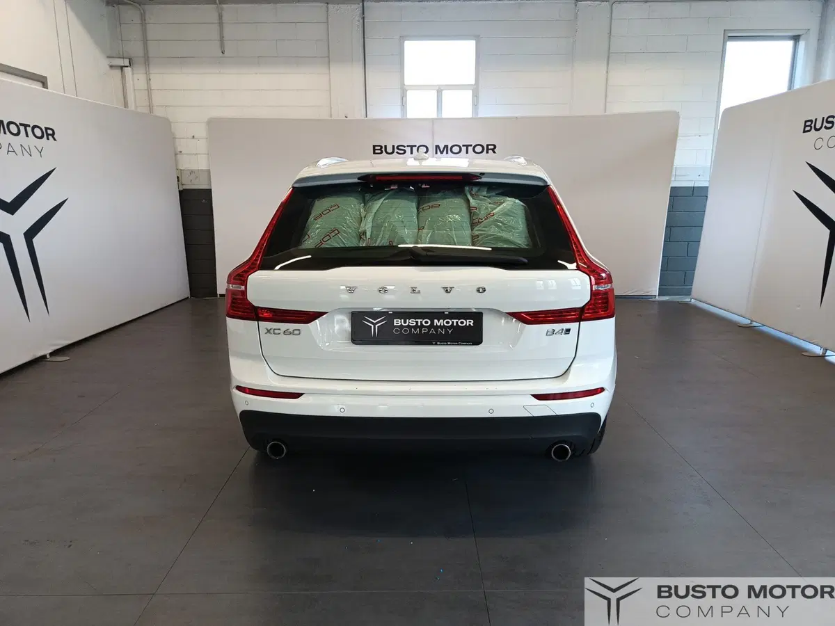 Volvo XC60 usata a Varese (6)
