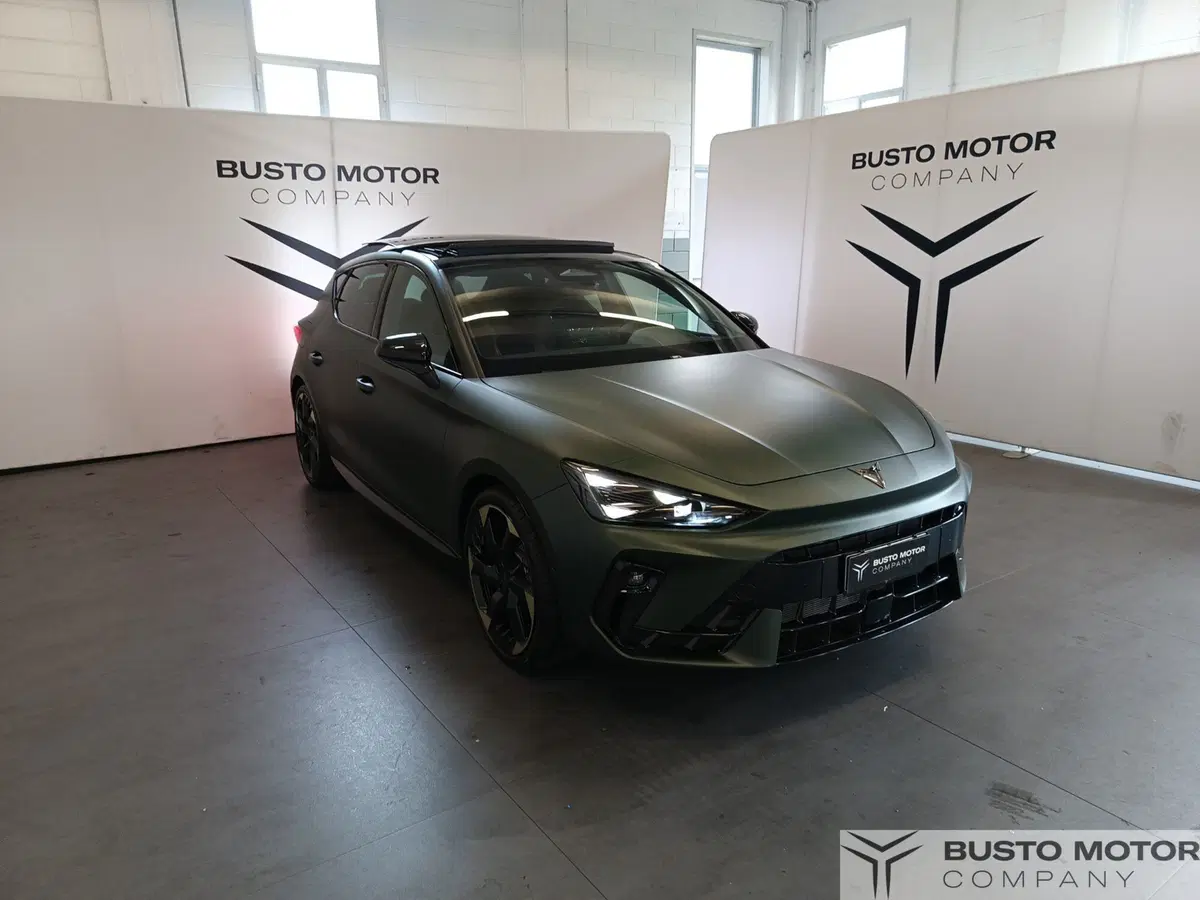 Cupra Leon nuova a Varese (2)