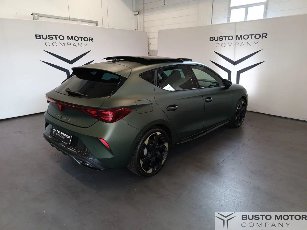 Cupra Leon nuova a Varese (4)