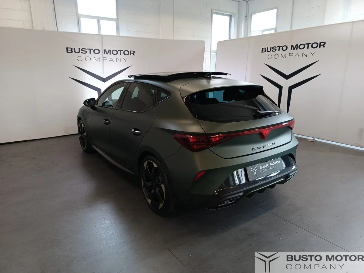 Cupra Leon nuova a Varese (5)