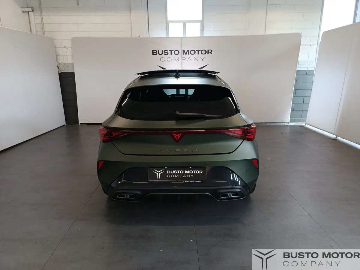 Cupra Leon nuova a Varese (6)
