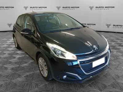 Peugeot 208 82 5 porte Active del 2017 usata a Varese
